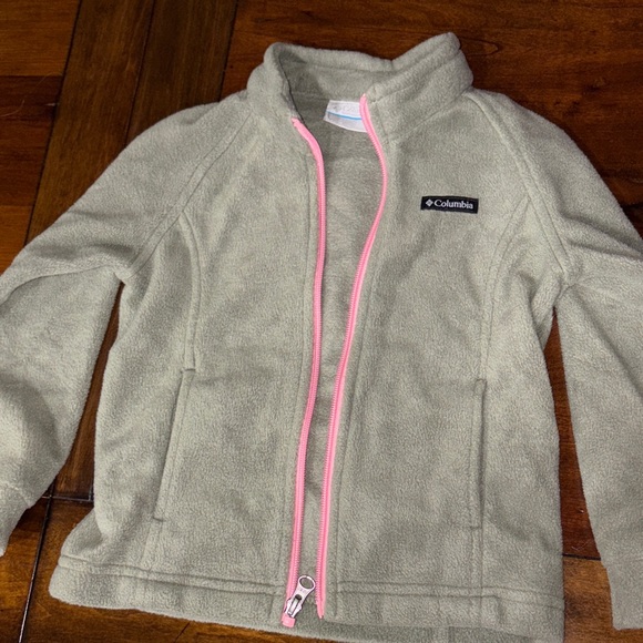 Columbia Kids Jacket in Olive with Pink Zipper - Picture 1 of 1